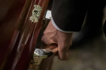 Lékařka v Plzni prohlásila ženu za mrtvou. Pohřební služba zjistila, že dýchá