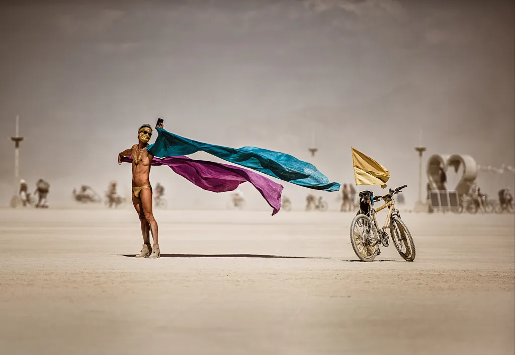 Nominace na vítěznou sérii Czech Press Photo 2018 (Životní styl): Dust&Light the Burning Man Collection