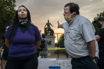 Stigmatizace, rasismus a pandemie. Nominace World Press Photo 2021 v kategorii Fotografie a Fotografický soubor roku