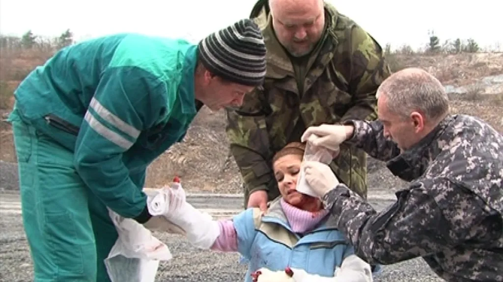 Záchrana zraněných po závalu