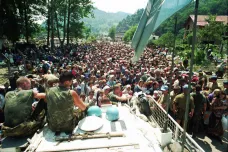 Popírání genocidy, mytologizace obětí. Válka o Srebrenicu pokračuje i čtvrtstoletí po masakru