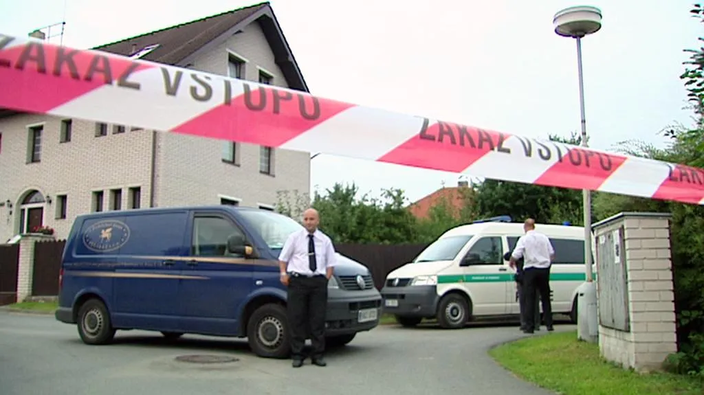 Trojnásobná vražda v Mukařově
