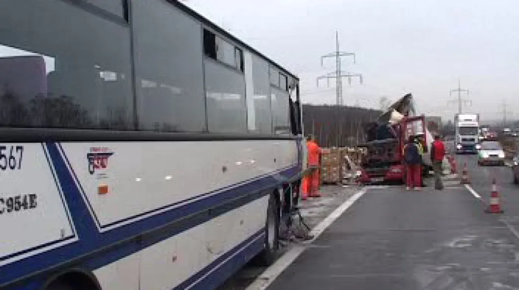 Nehoda na hradecké dálnici