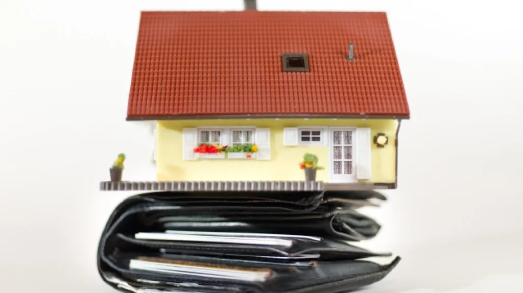 Daň z převodu nemovitosti zvýšila Nečasova vláda