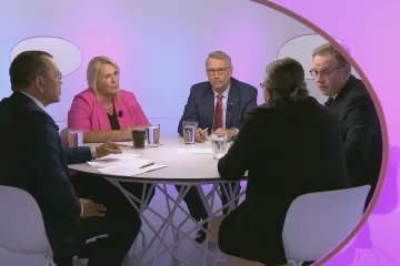 Celý svět by měl děkovat Trumpovi, míní Dostálová. Foldyna nesouhlasí
