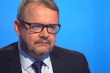 Na D1 jezděte v klidu, nestresujte se a zácpy objeďte, radí řidičům ministr dopravy