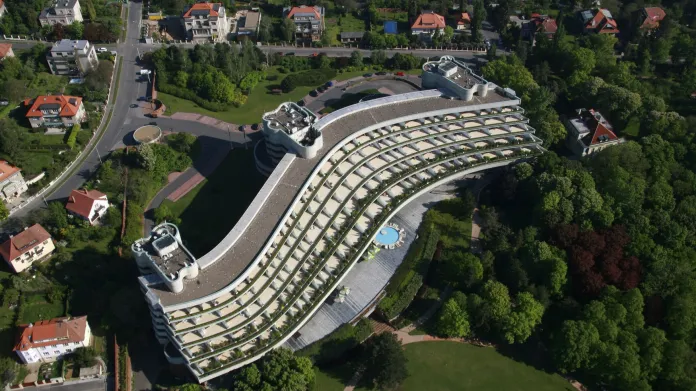 Hotelu Praha v Dejvicích hrozí demolice