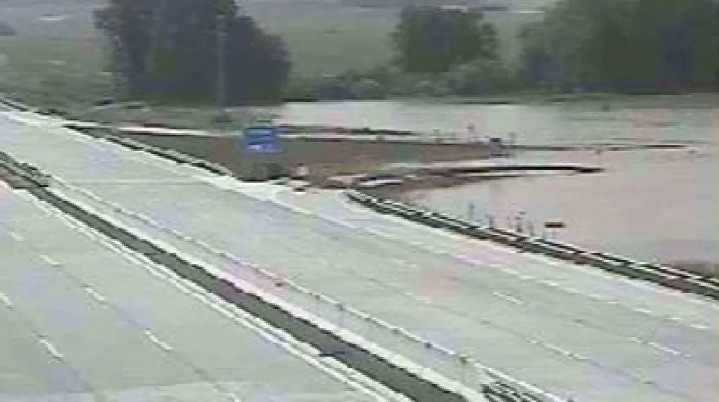 Záplavy na 308. km u D1