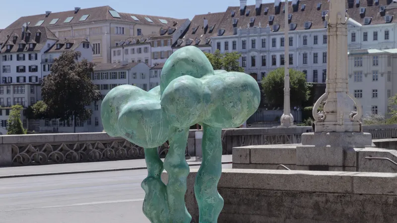 Socha Ediho Ramy na veletrhu Art Basel 2026