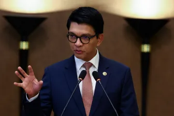 Uprchlý madagaskarský prezident rozpustil sněmovnu. Chtěla ho odvolat