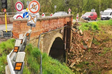 Most v Tetčicích se uzavřel, kvůli jeho havarijnímu stavu není další provoz možný