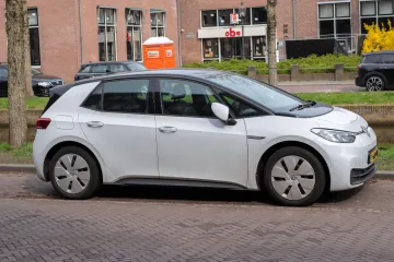Volkswagen svolává sto tisíc elektroaut. Hrozí jim požár baterie