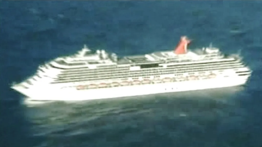 Uvízlá výletní loď Carnival Splendor