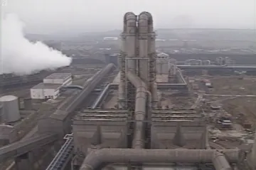 30 let zpět: Surrealistický pomník československo-sovětské spolupráce