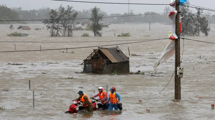 Vietnamem se prohnal tajfun Talim