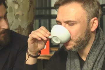 Káva a cigareta v pracovní době? Ve Španělsku si tyto přestávky musí napracovat