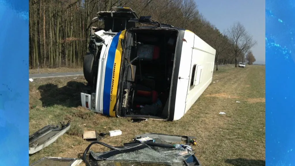 Nehoda autobusu u Nezvěstic