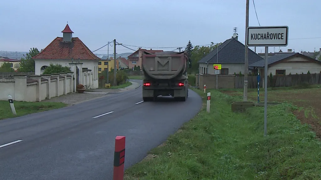 Obcí kvůli uzavírce projede skoro půl milionu aut měsíčně