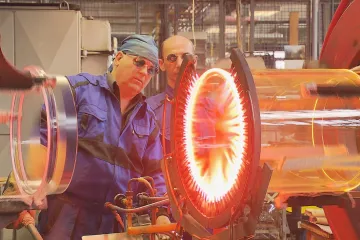 Skláři jsou v dobré kondici a sledují globální soupeře. Před deseti lety však byli v krizi