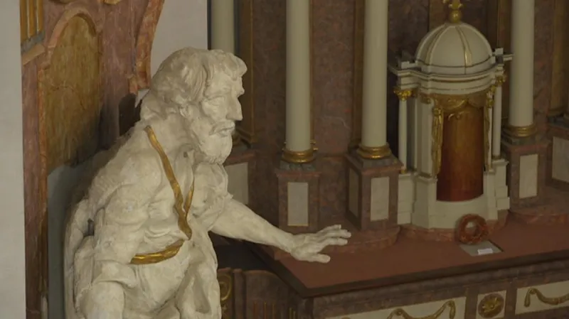 Socha v chhrámu Nalezení sv. Kříže v Litomyšli