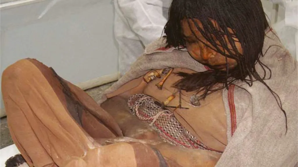 Mumie dítěte obětovaného v rituálu capocha