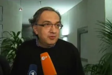 Šéf Fiatu Sergio Marchionne zachraňuje automobilky