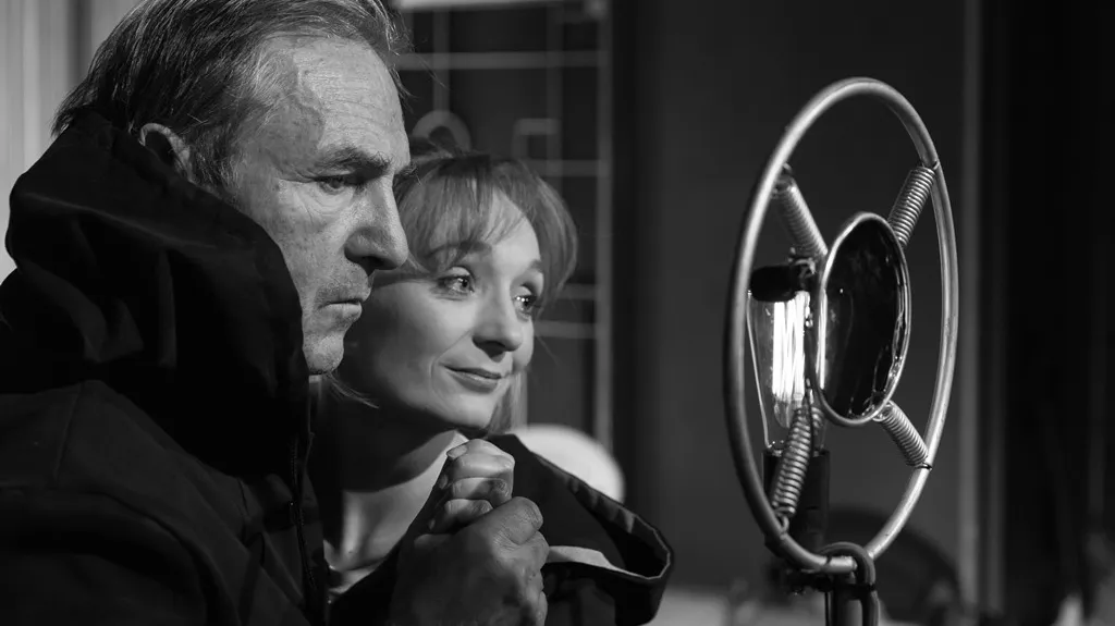 Vykřičené domy, Divadlo v Dlouhé, 2015, Režie: Adam Svozil, Kristýna Kosová