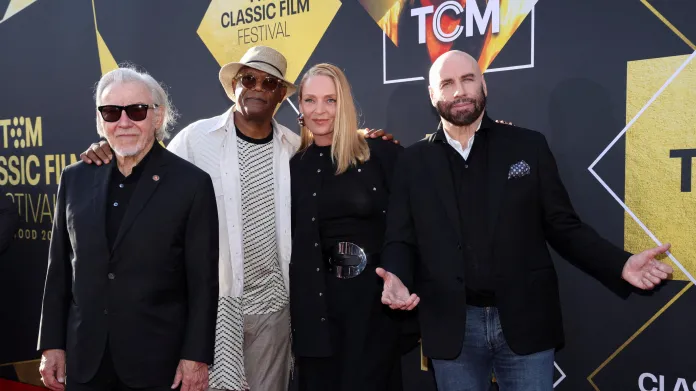 Herci z Pulp Fiction se sešli při 30. výročí (zprava): John Travolta, Uma Thurmanová, Samuel L. Jackson a Harvey Keitel