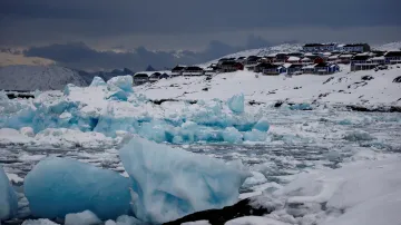 Pohled na část hlavního města Grónska Nuuk