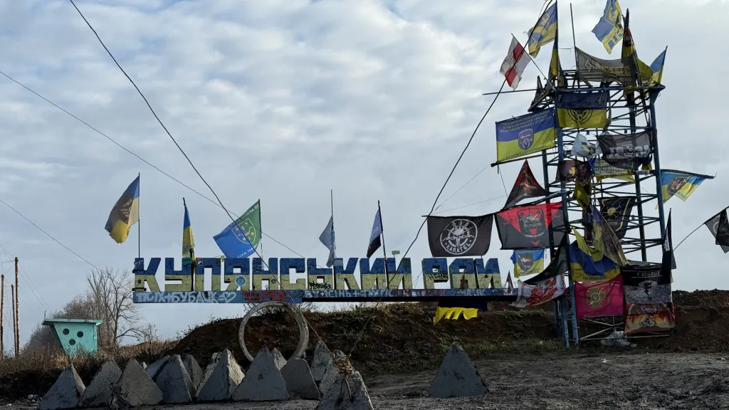 Označení kupjanského okresu blízko frontové linie