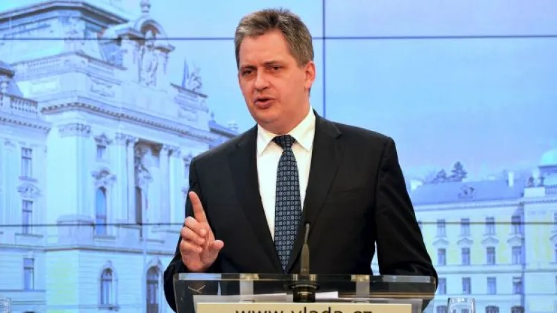 Dienstbier: Výběr státních tajemníků se zpolitizuje