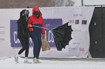 Východ USA bičuje zimní bouře, výstrahy se týkají desítek milionů lidí