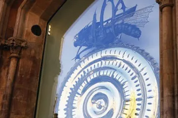 Stephen Hawking čestným hostem odhalení „nejpodivnějších hodin světa“