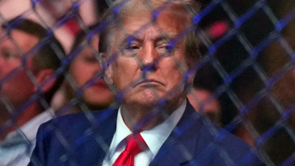 Donald Trump na zápase bojovníků UFC 302 v Newarku