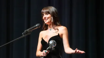 Dakota Johnsonová na festivalu ve Varech