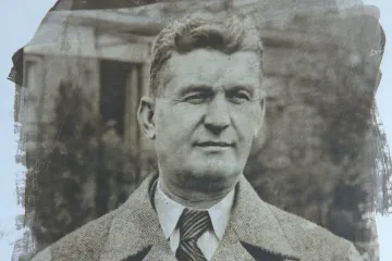 Baťa cestoval po světě s neplatným pasem. Podle něj byl o dva roky starší