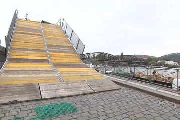 Na náplavce u Vltavy vyrostla nejdelší sjezdovka v Praze