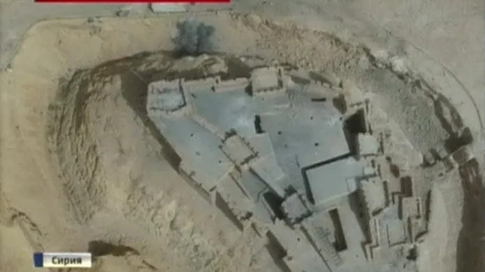 Ruské záběry bojů o pevnost v Palmýře