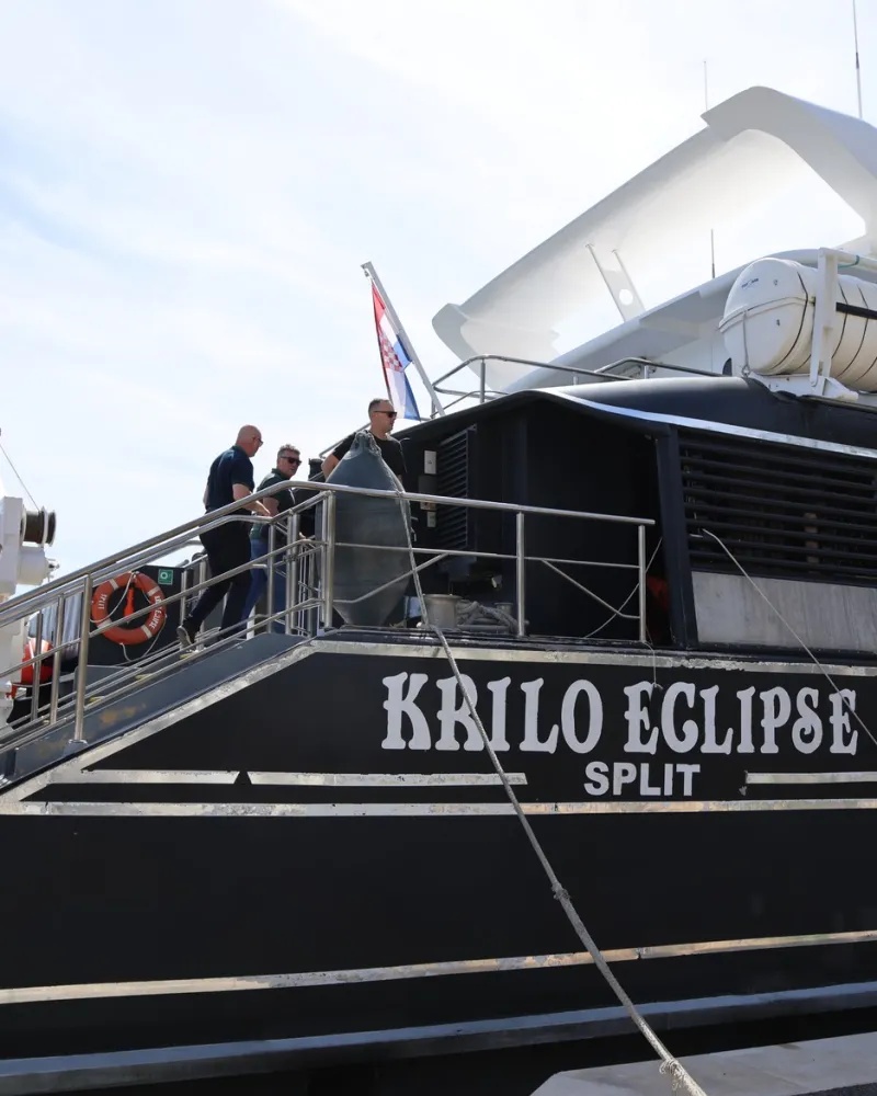 V plachetnici potopené u Splitu po srážce s katamaránem našli tělo pohřešované osoby