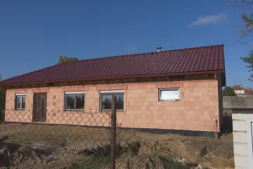 Stavební zákon má za sebou po vleklé diskusi první čtení, opozice přišla s množstvím výhrad
