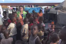 Do Angoly lidé prchají před zvěrstvy v Kongu. V záchytném centru natáčel štáb ČT