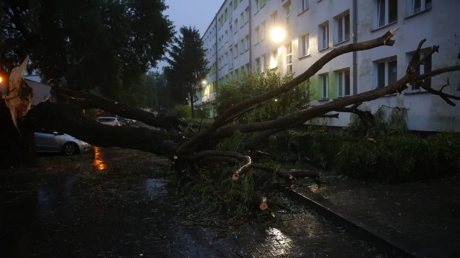 Následky bouře v Krakově