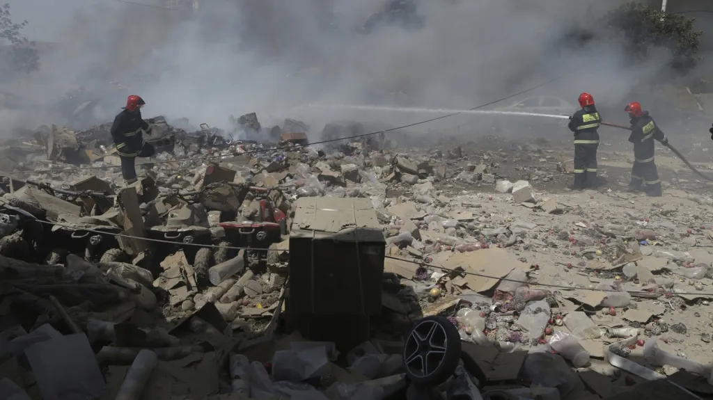 Hasiči zasahují po explozi v obchodním centru v Jerevanu