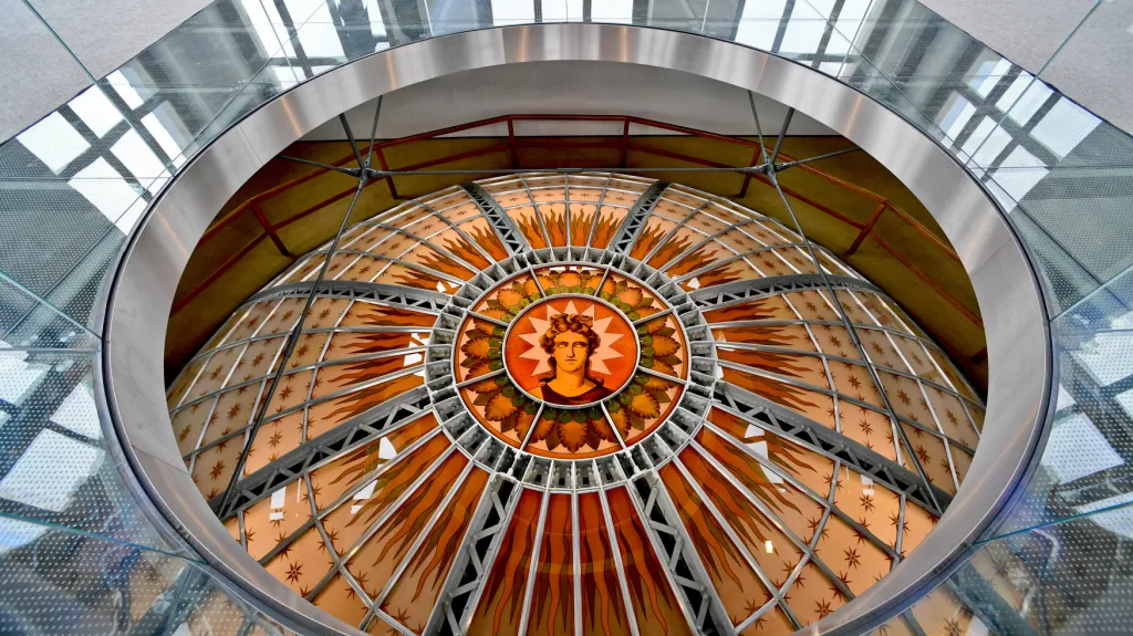 Po měsíční provozní přestávce 1. března 2019 opět otevřelo své brány Národní muzeum v Praze a poprvé byl návštěvníkům umožněn i vstup do kupole budovy.