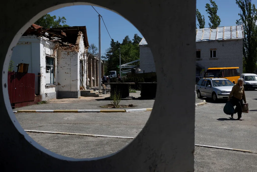 Ukrajinci se po odchodu Rusů vracejí do svých domovů. Někteří ho jen těžko poznávají