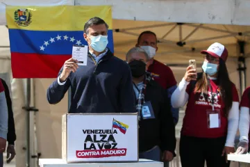V opozičním referendu hlasovalo víc Venezuelanů než v nedávných volbách