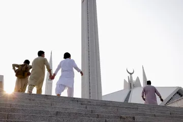 Výbuch v mešitě v Islámábádu má více obětí, zraněných jsou desítky