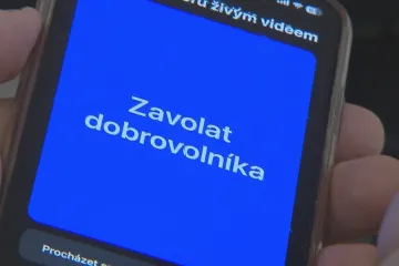Pomůže s nákupem nebo instalací počítače. Na druhém konci aplikace pro nevidomé jsou dobrovolní operátoři