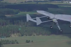 Česko na Ukrajinu dováží několik druhů dronů. Obránci si chválí jejich spolehlivost