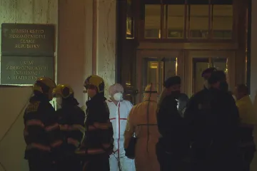 Před ministerstvem zdravotnictví se zastřelil muž